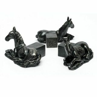 Horse Pot Feet