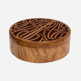 Papa Huia Puhoro Keepsake Box